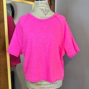 VS PINK Hot Pink Crop Tee